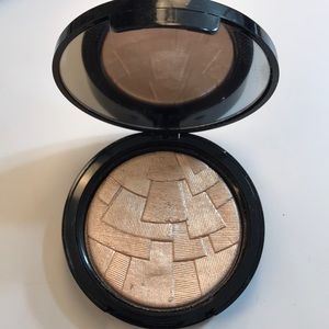 ABH So Hollywood Illuminator (Highlighter)